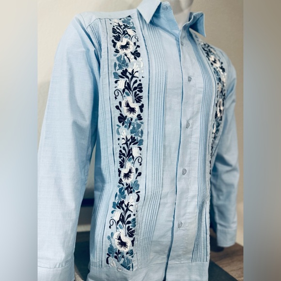 Light Blue Linen Mens Guayabera Wedding Dress Shirt Flower Embroidery Beautiful - Picture 5 of 9